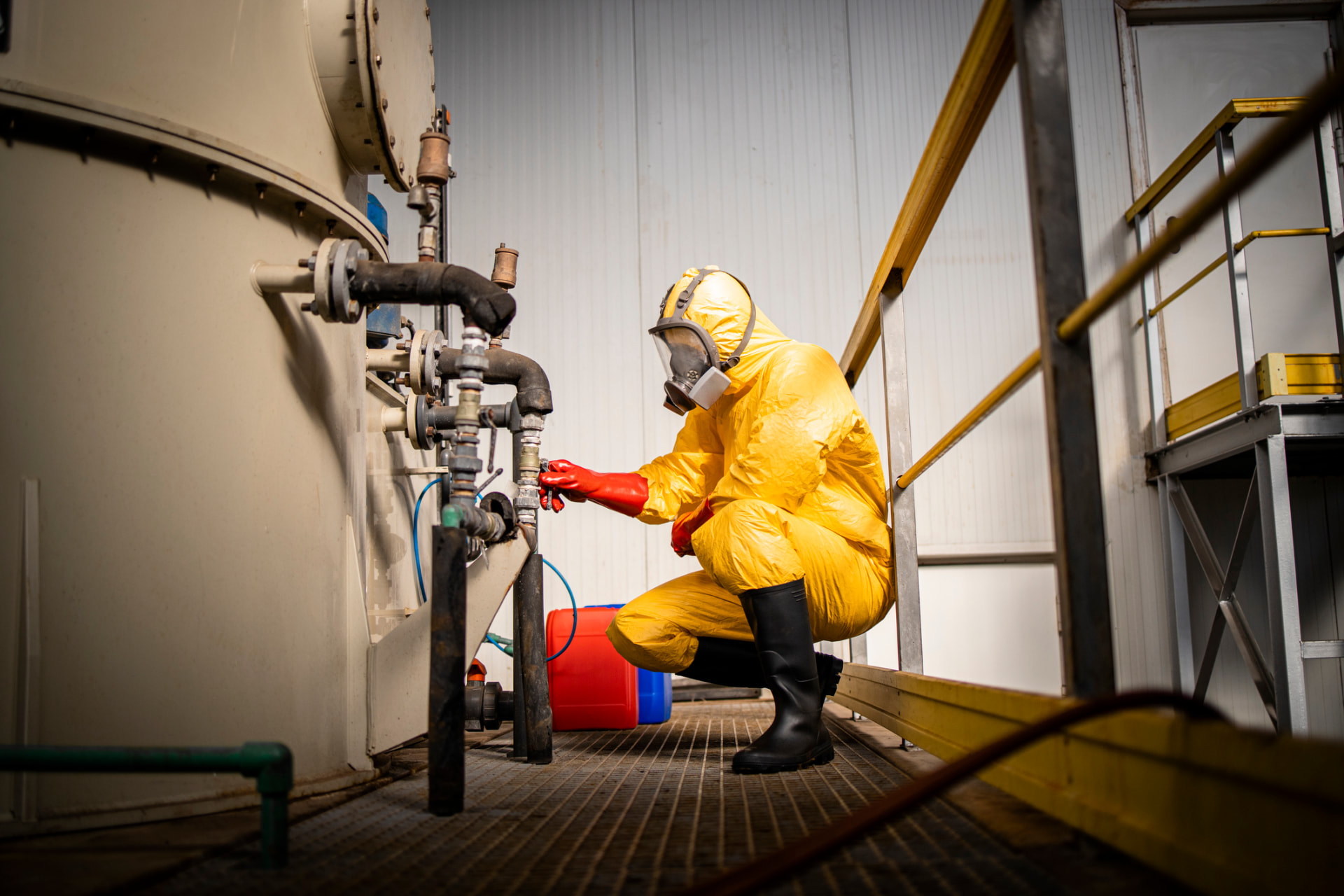 Tank Cleaning work in the field 3