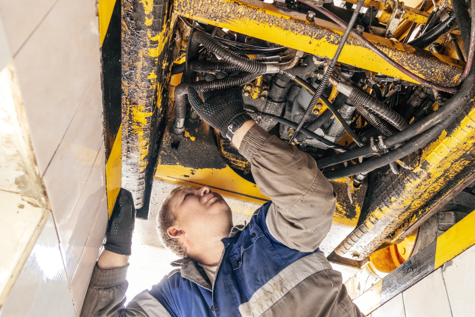 Technician polishing marine diesel fuel at a Gulf Coast dock